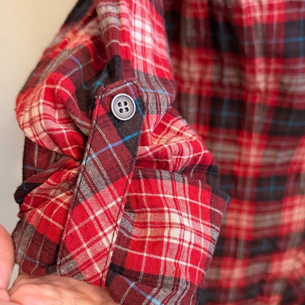 ☎️☎️☎️bogoho ☎️☎️☎️Forever 21 Red and Black Plaid Button-Down Shirt - Picture 7 of 12